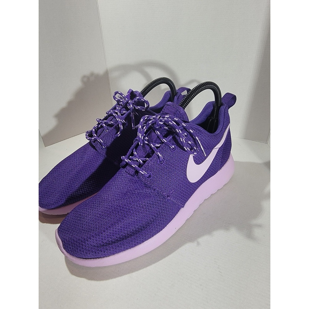 Nike Roshe Women Size 7 Running Purple Shoes Activewear Sporty Athletic Jog Gym